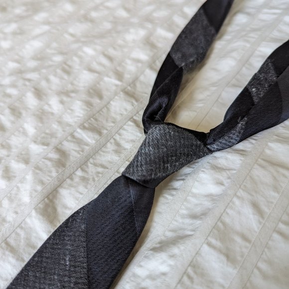 Calvin Klein Extreme Slim Tie - Picture 4 of 5